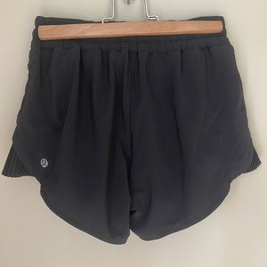 lululemon athletica shorts- size 6